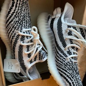 YEEZY BOOST 350 V2 size 7
